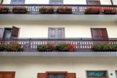 Cortina
